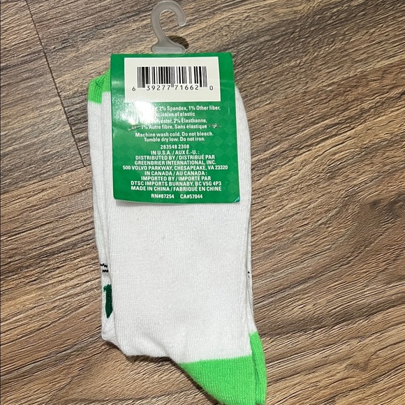So Lucky Crew Socks - Green and White - Picture 2 of 2